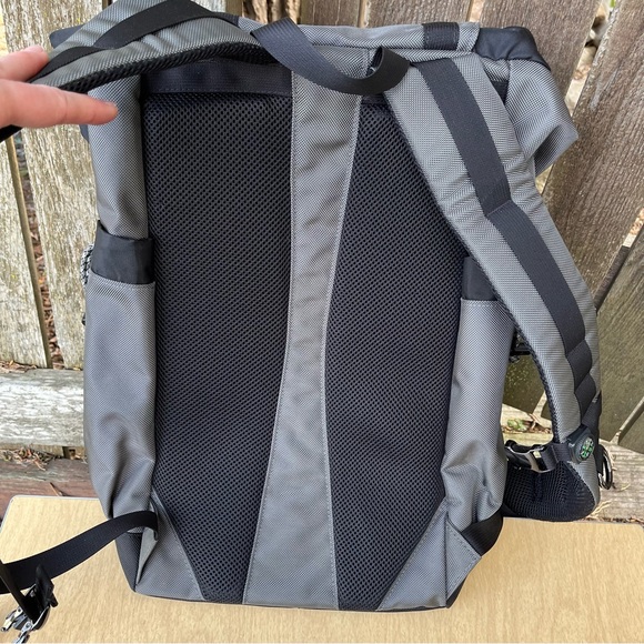 Gobi Getaway Gray & Black Unisex Backpack NWOT - Picture 7 of 16